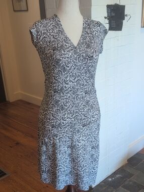 Athleta Black & White V-Neck Cap-Sleeve Wrap Style dress.